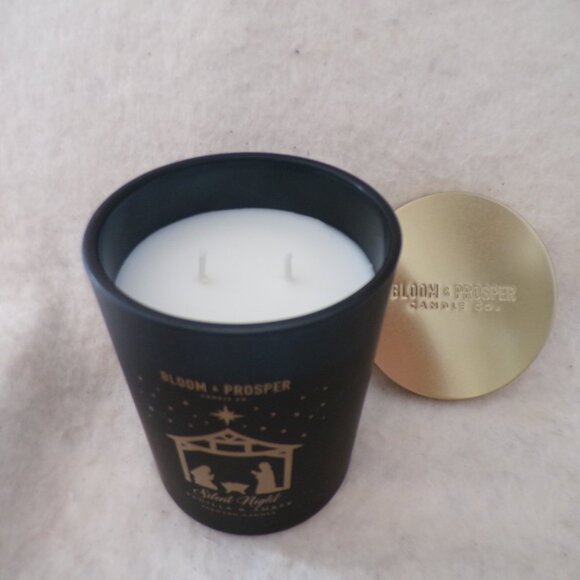 Bloom & Prosper Silent Night Scented Candle 15.2 oz Vanilla & Amber - Picture 3 of 5